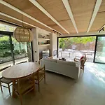 Vakantiehuis Bond Village *