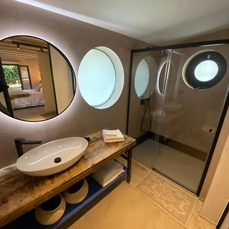 Holiday home Bond Village