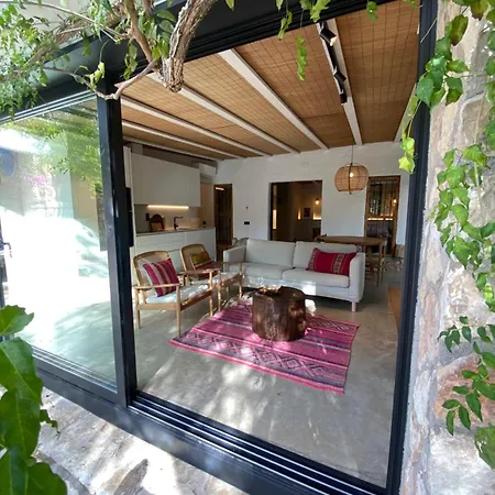Bond Village Vakantiehuis