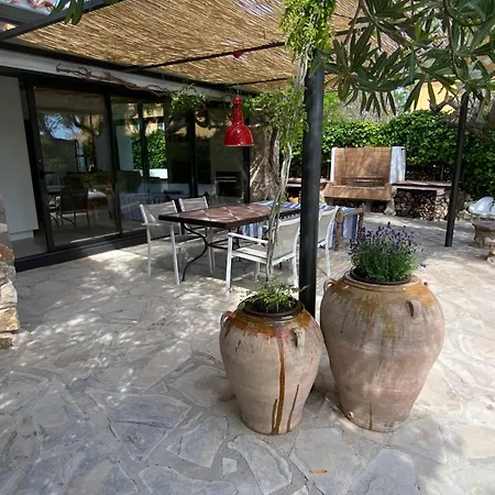Bond Village Holiday home *
