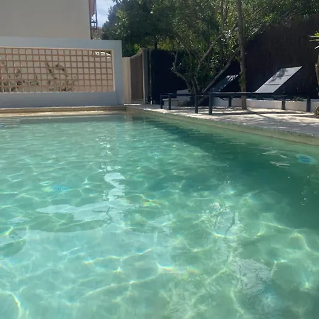 Bond Village בית נופש אלטפולה